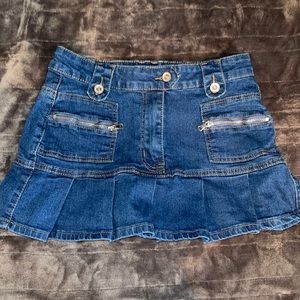 Shein jean skirt, size small & never worn. Perfect condition